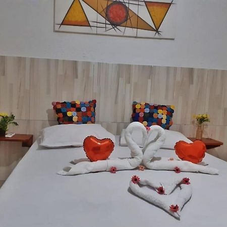 Cantinho Da Ge - Homestay Порту-ді-Галіняс Екстер'єр фото